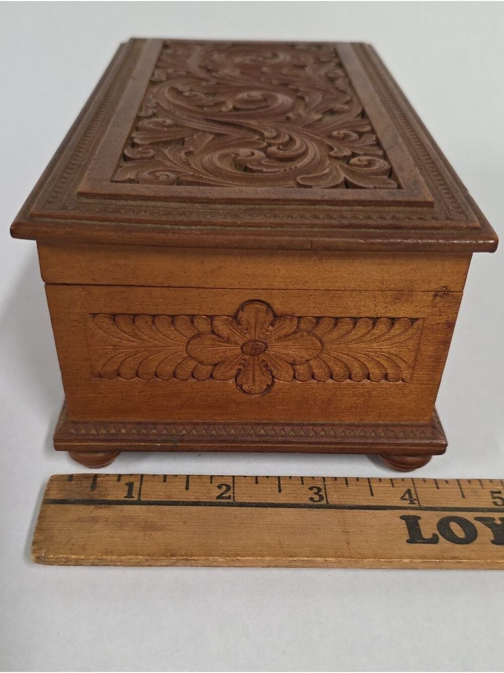 Vintage Ornate Hand-Carved Footed Wood Trinket Jewelry Box - Acanthus Leaf - Picture 15 of 16